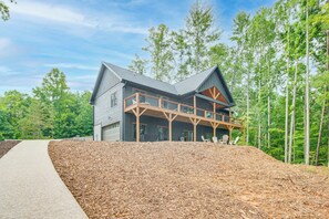 House (4 Bedrooms) | Front of property