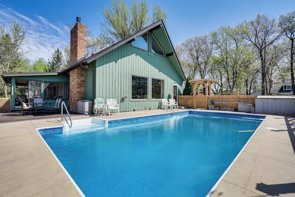 'love Lake Retreat w/ Hot Tub in New Richmond! - Emerald, WI