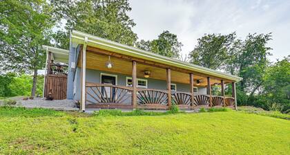 6 Mi to Lake Liberty: Pet-friendly Home w/ Yard
