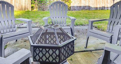 Golf, Hike, Dine & Relax: Home in Port Orchard