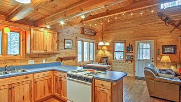 House (1 Bedroom) | Interior