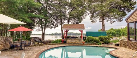 House (5 Bedrooms) | Interior