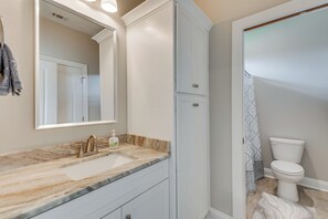 Interior - Modern Family Home w/ Spacious Yard in Milton (Milton)