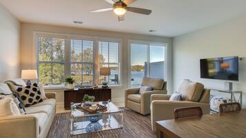 Apartment (3 Bedrooms) | Front of property