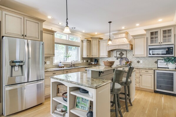 House (5 Bedrooms) | Interior