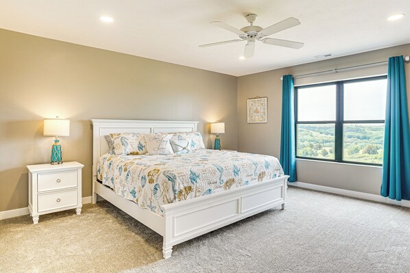 House (5 Bedrooms) | Interior