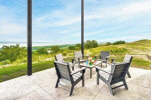 House (5 Bedrooms) | Front of property