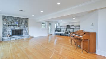 House (Multiple Bedrooms) | Interior