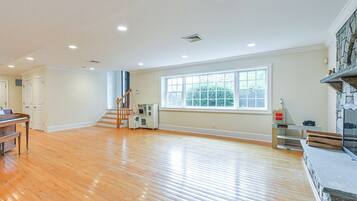 Maison (Multiple Bedrooms) | Intérieur