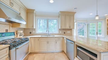 House (Multiple Bedrooms) | Interior