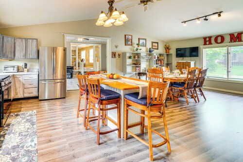 14 Mi to Dtwn Louisville: Holiday Vacation Home!