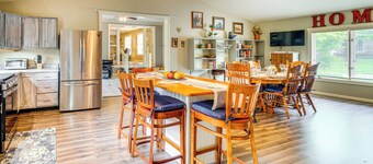 14 Mi to Dtwn Louisville: Holiday Vacation Home!