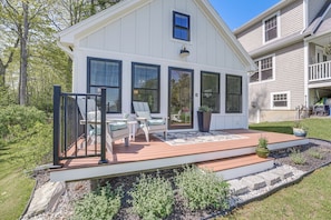 Apartment (0 Bedroom) | Interior - Oceanfront Studio w/ Private Dock in Harpswell! (Harpswell)