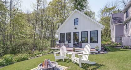 Oceanfront Studio w/ Private Dock in Harpswell!