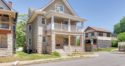 Modern 2BR Kansas City Condo Near Downtown