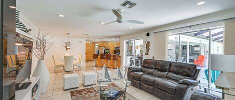 House (3 Bedrooms) | Front of property