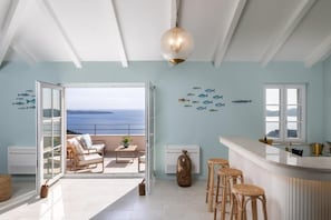 Villa (4 Bedrooms) | Coin séjour | Télévision