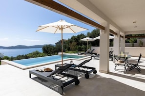 Villa (4 Bedrooms) | Piscine | Piscine extérieure