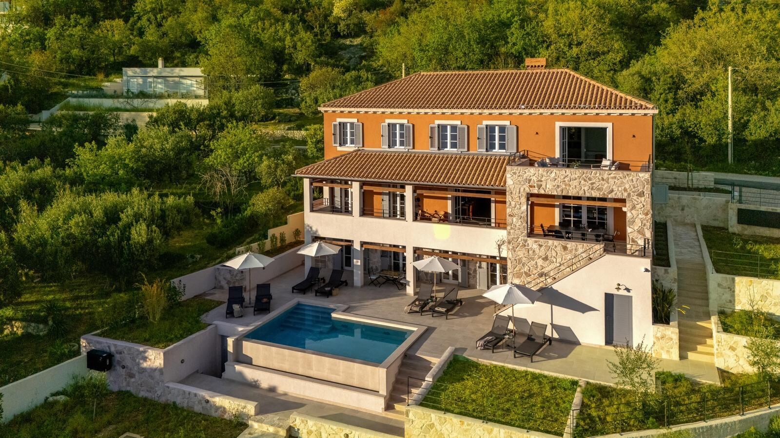 숙박 시설 정면