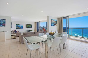 Dining - 39G Peninsula 2BRM Panoramic Beach Views (Surfers Paradise)
