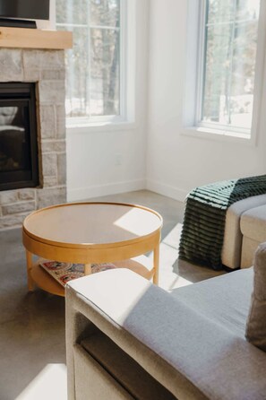 TV, fireplace, stereo