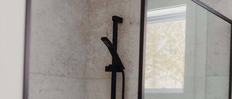 Douche, serviettes fournies