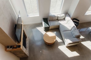 TV, fireplace, stereo