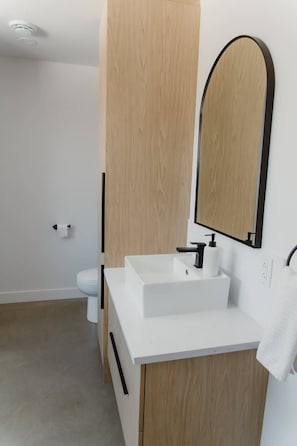 Douche, serviettes fournies