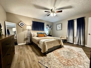 1 chambre, bureau, fer et planche à repasser, accès au Wi-Fi (inclus)