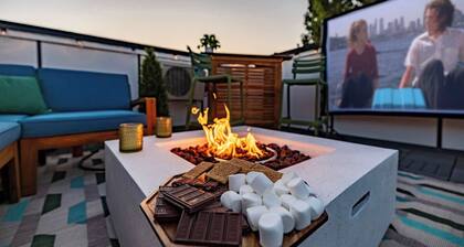 Rooftop Movie Theater | King Bed | Arcade | BBQ