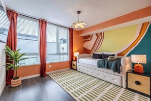 Fernseher, Bücher, Arbeitsbereiche, Computerbildschirme