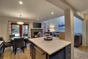 Interior - Lakeside, Hiking, Close to Jim Thorpe Town and Train, Skiing at Big Boulder! (Lake Harmony)