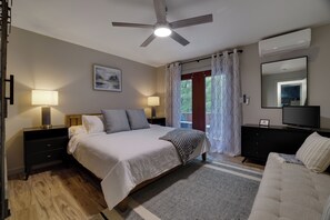 3 bedrooms, iron/ironing board, travel crib, WiFi - Lakeside, Hiking, Close to Jim Thorpe Town and Train, Skiing at Big Boulder! (Lake Harmony)