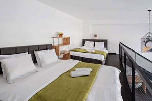 1 chambre, bureau, fer et planche à repasser, Wi-Fi