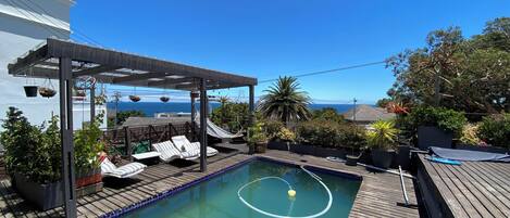 حمّام سباحة خارجي