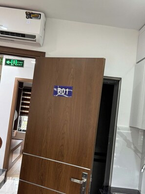 Superior Studio Suite, City View | Minibar, free WiFi, bed sheets