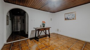 Apartment, Smoking