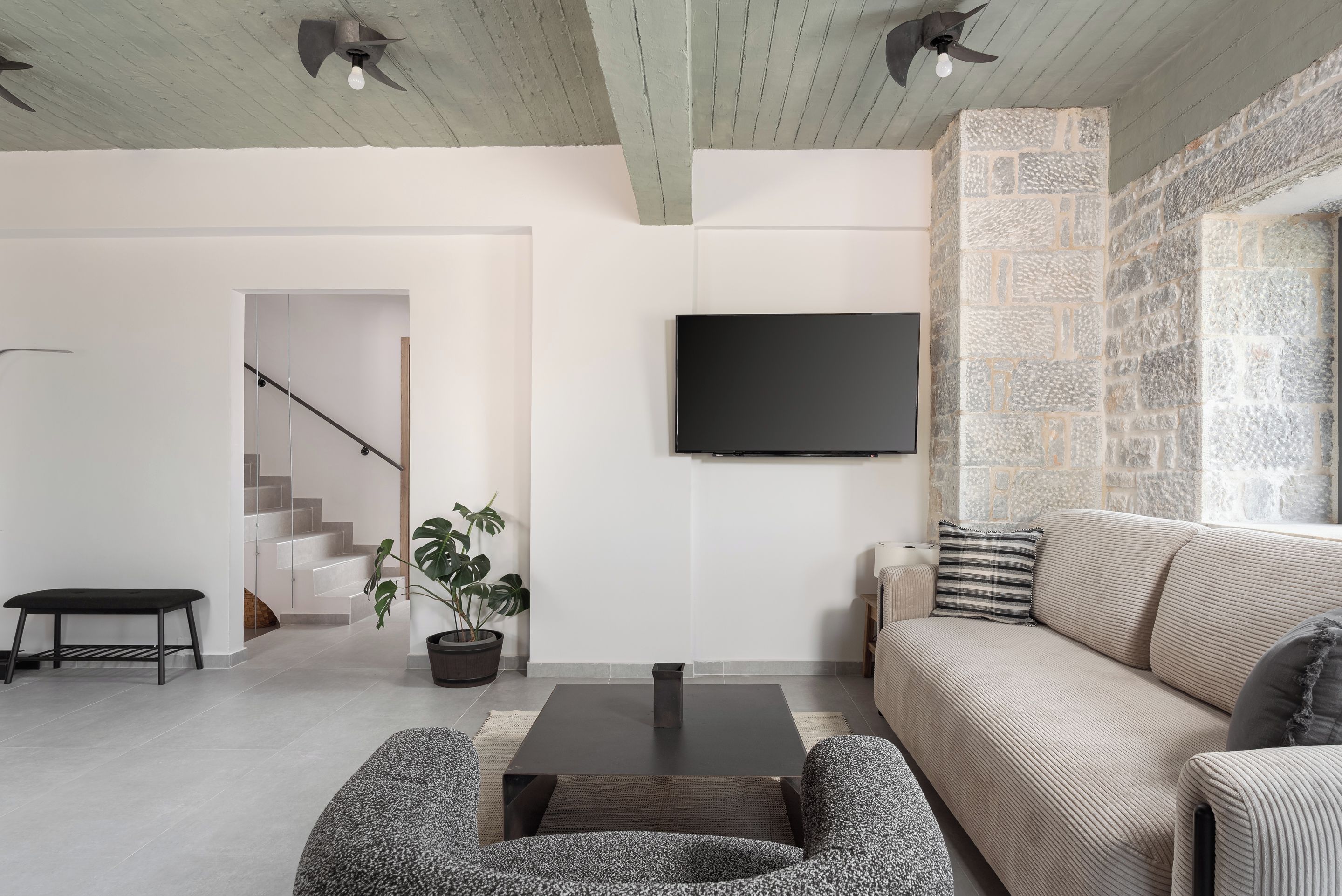 Exclusive Villa, Sea View | Living area | 50-inch Smart TV with digital channels