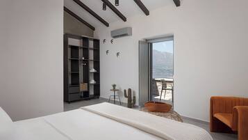 Exclusive Villa, Sea View | Egyptian cotton sheets, premium bedding, down comforters