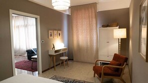 2 bedrooms, in-room safe, travel cot, free WiFi
