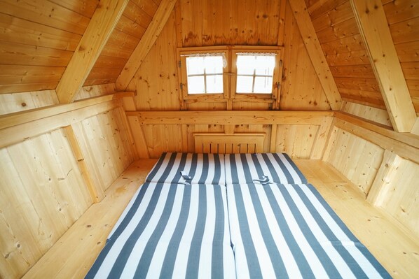 2 bedrooms, internet