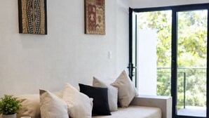 Comfort Apartment, Balcony, Garden View | Ruang tamu