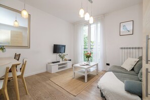 2 slaapkamers, een strijkplank/strijkijzer, gratis wifi