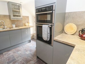 Oppvaskmaskin og kjøkkenutstyr