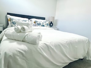 2 chambres, fer et planche à repasser, Wi-Fi, draps fournis