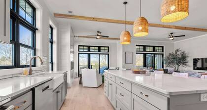 New Luxury Condo: Egg Harbor-Indoor Pool, Gym