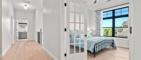 4 habitaciones, tabla de planchar con plancha y wifi gratis