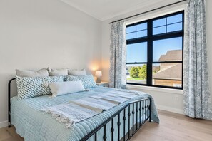 4 makuuhuonetta, silitysrauta/-lauta, ilmainen Wi-Fi, vuodevaatteet