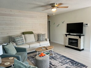 Smart TV, fireplace, computer monitors