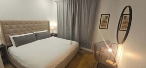 4 عدّة غرف نوم ومكواة/لوح كي وواي فاي وملاءات أسرّة